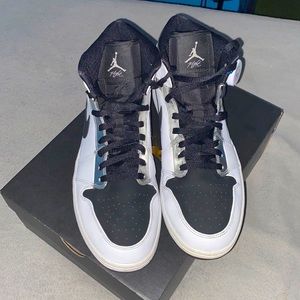 Jordan 1 Mid Alternate Think 16